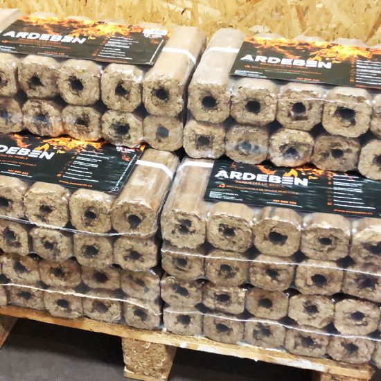 Briquetas de madera (1/2 pallet - 63 packs) » Ardeben